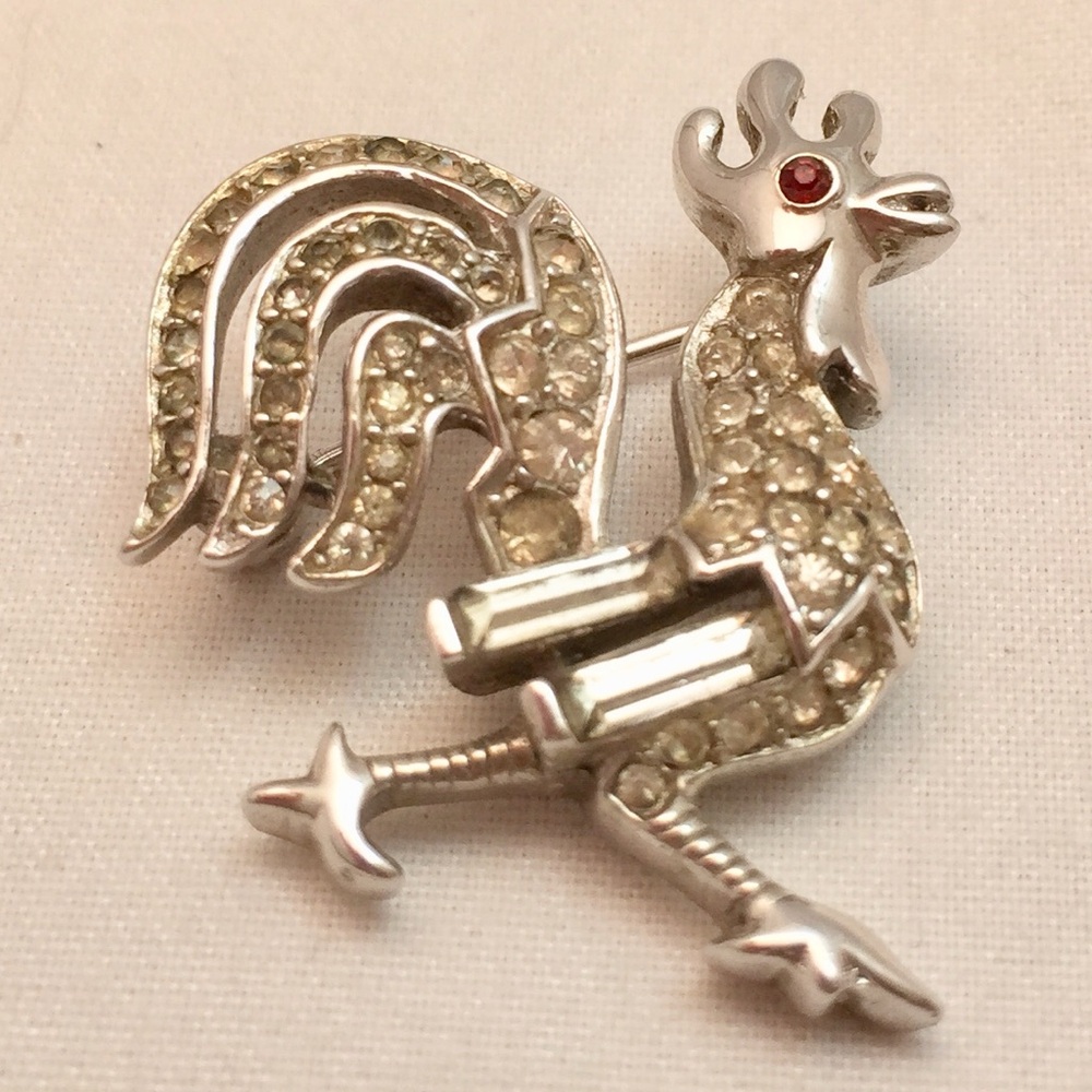 Vintage Crown Trifari Signed Small Rooster Pin Brooch Clear Rhinestone